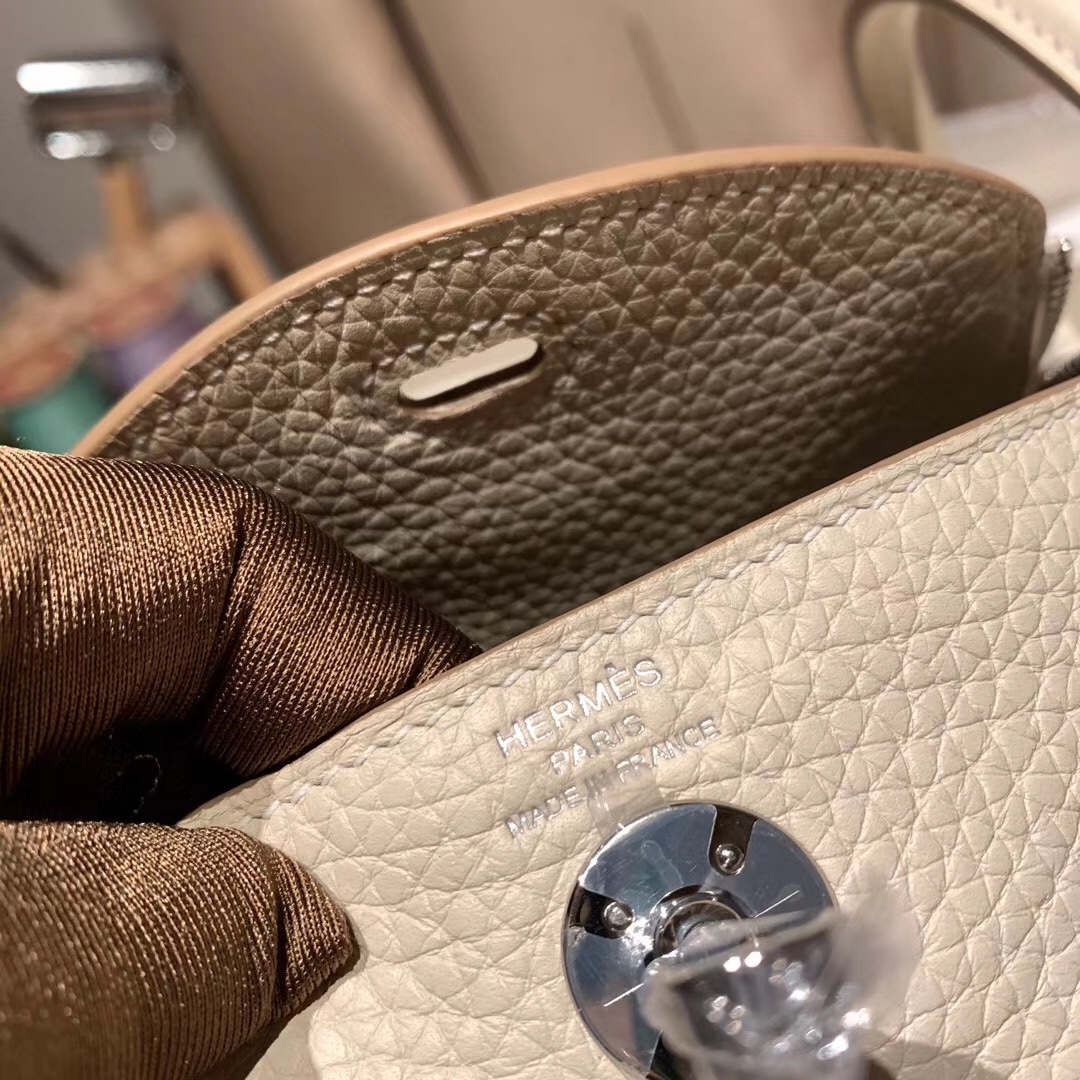 에르메스 미니 린디백19 나타 화이트 은장 끌레망스 가죽